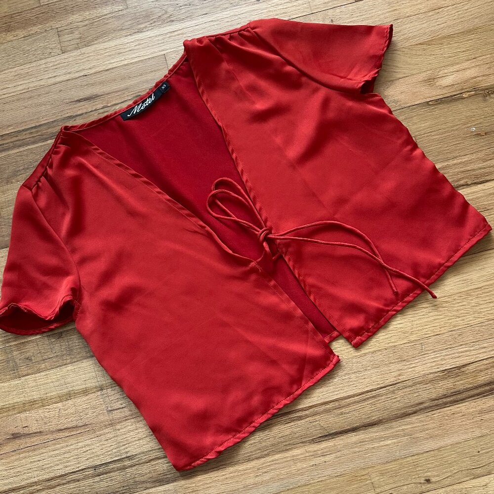 Red Motel Rocks Tie Front Crop Red Top w Satin Sheen - XS